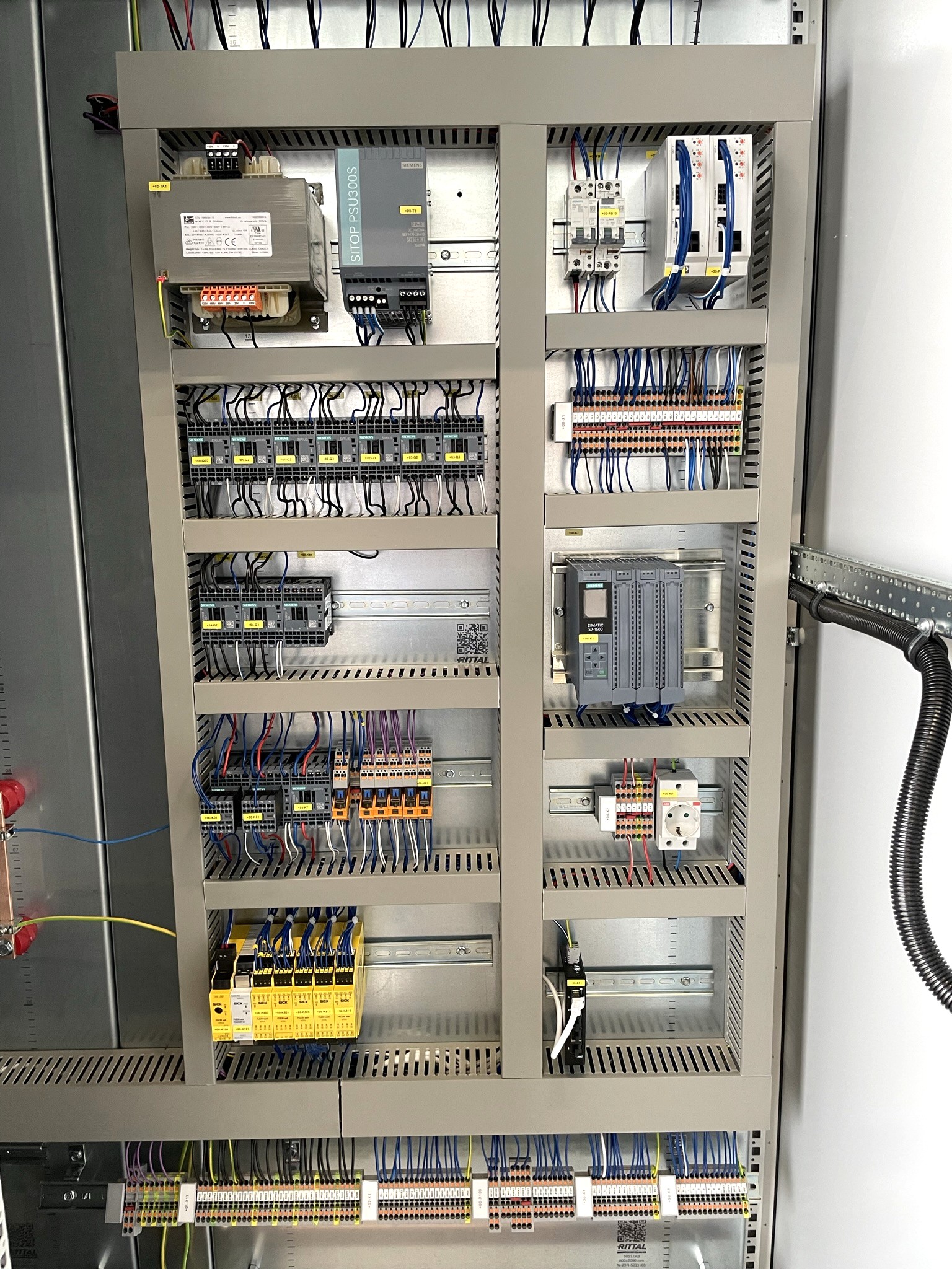Schaltschrank (4).JPEG