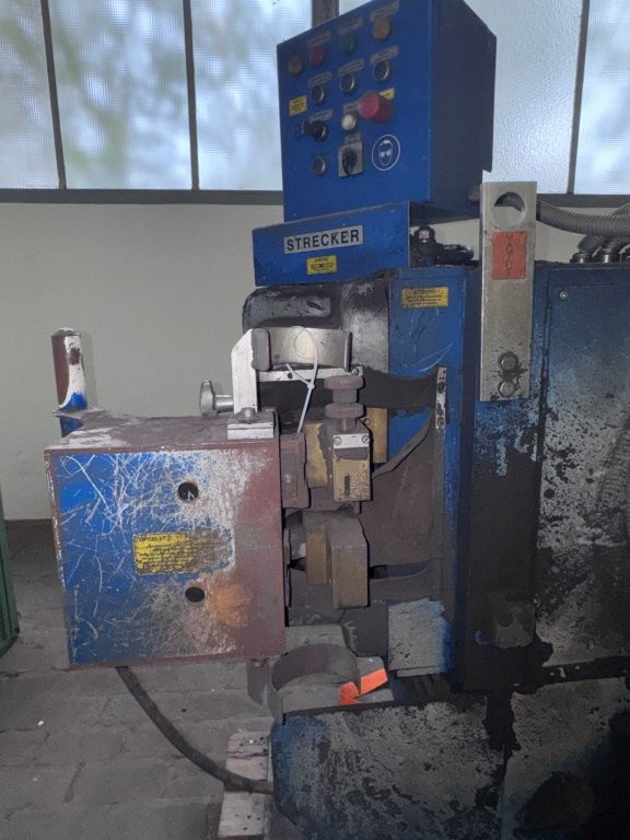 STRECKER 3 A vertical but welding machine