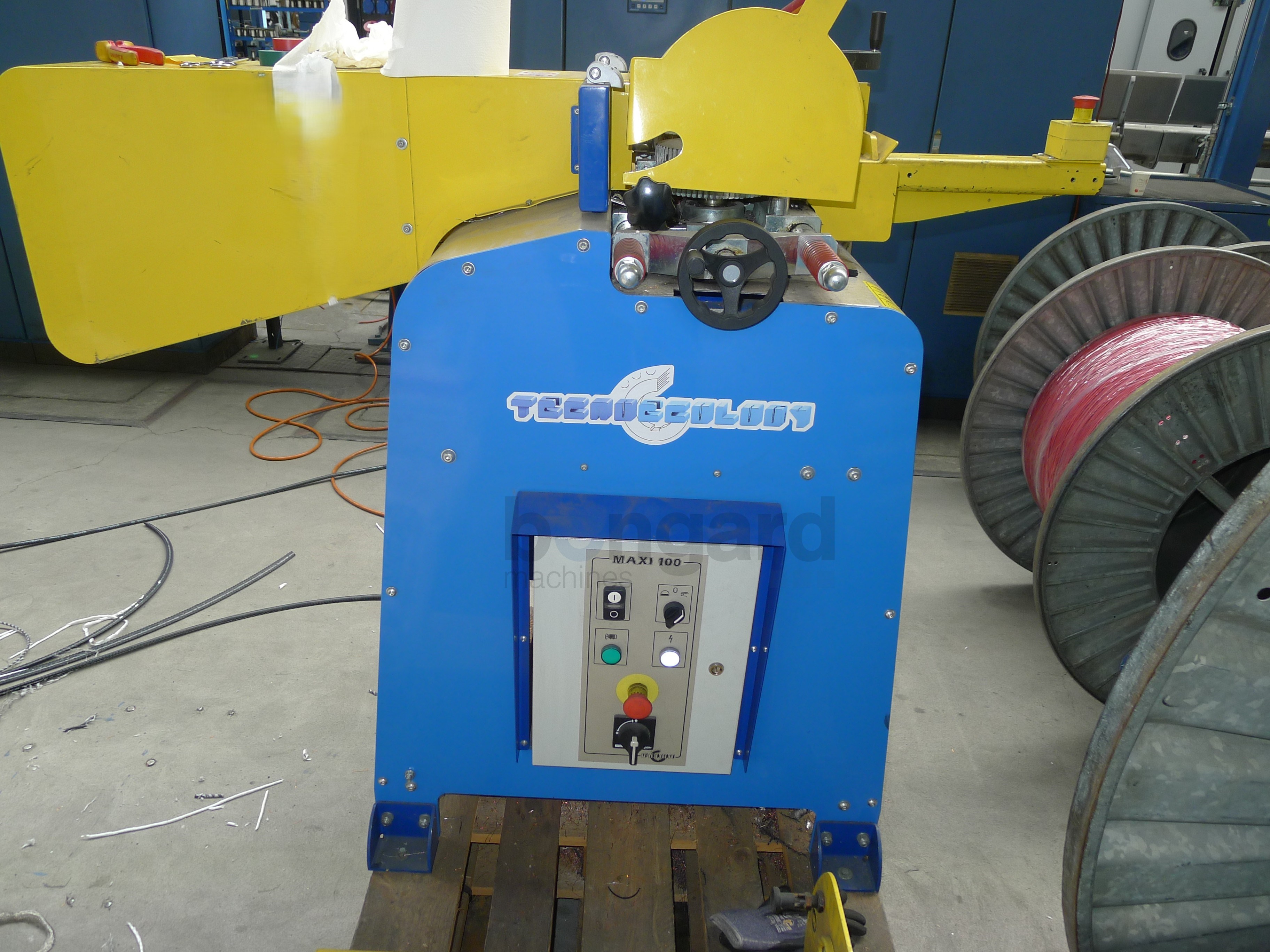 TCCAAUCCULUUY Maxi 100 Cable stripping machine