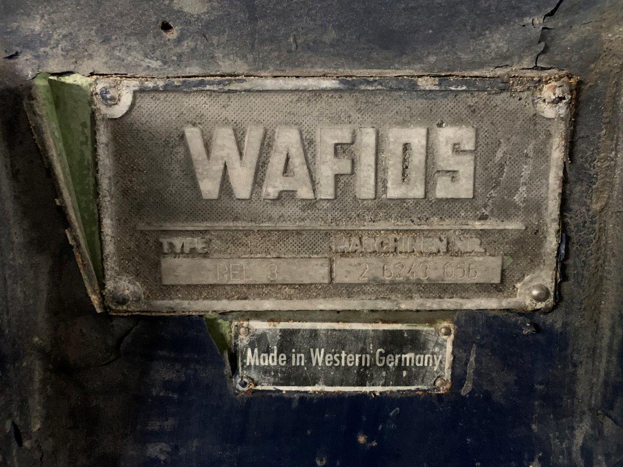 WAFIOS REL 3 machine à dresser et couper