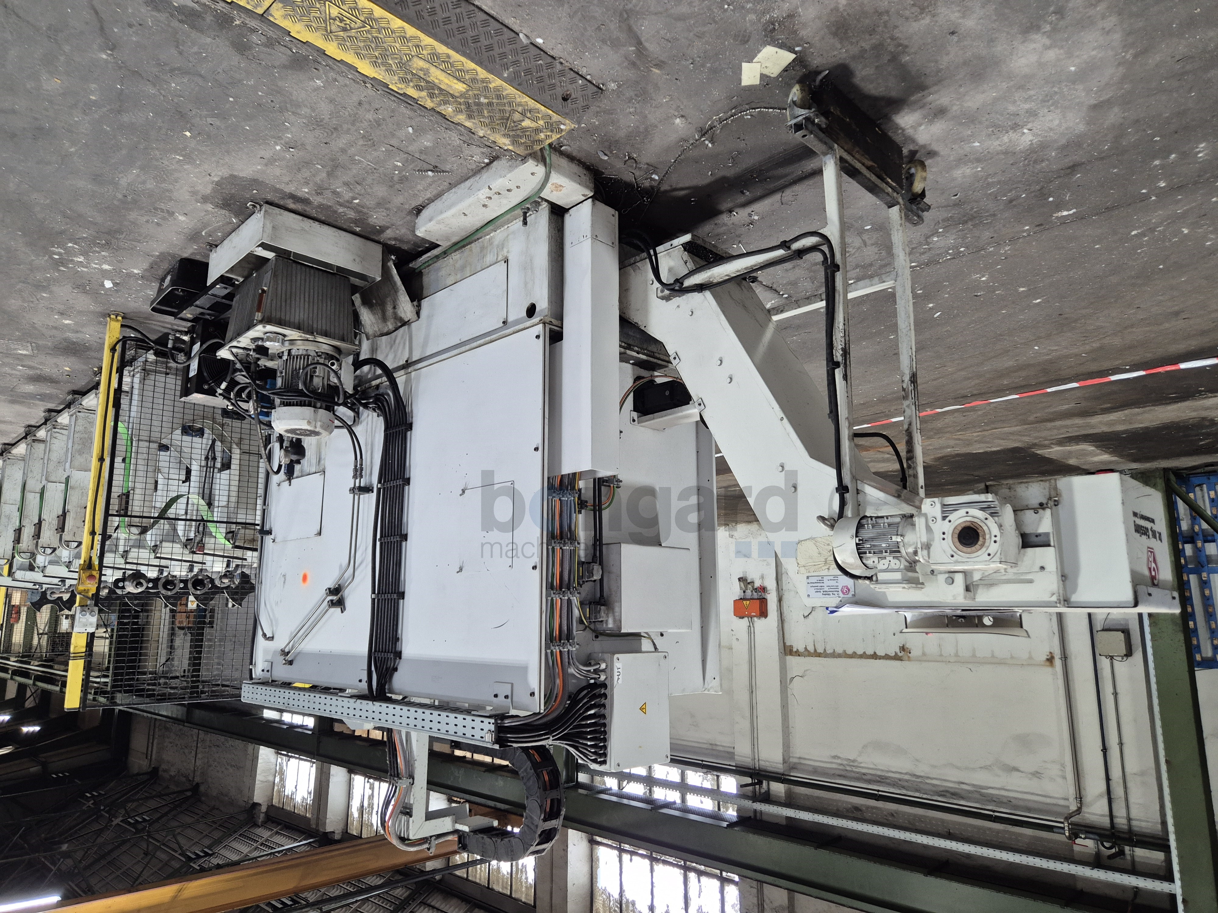 BOCK ASM-3 halbautomatische Anspitzschälmaschine mit Vereinzelung und Zuführung