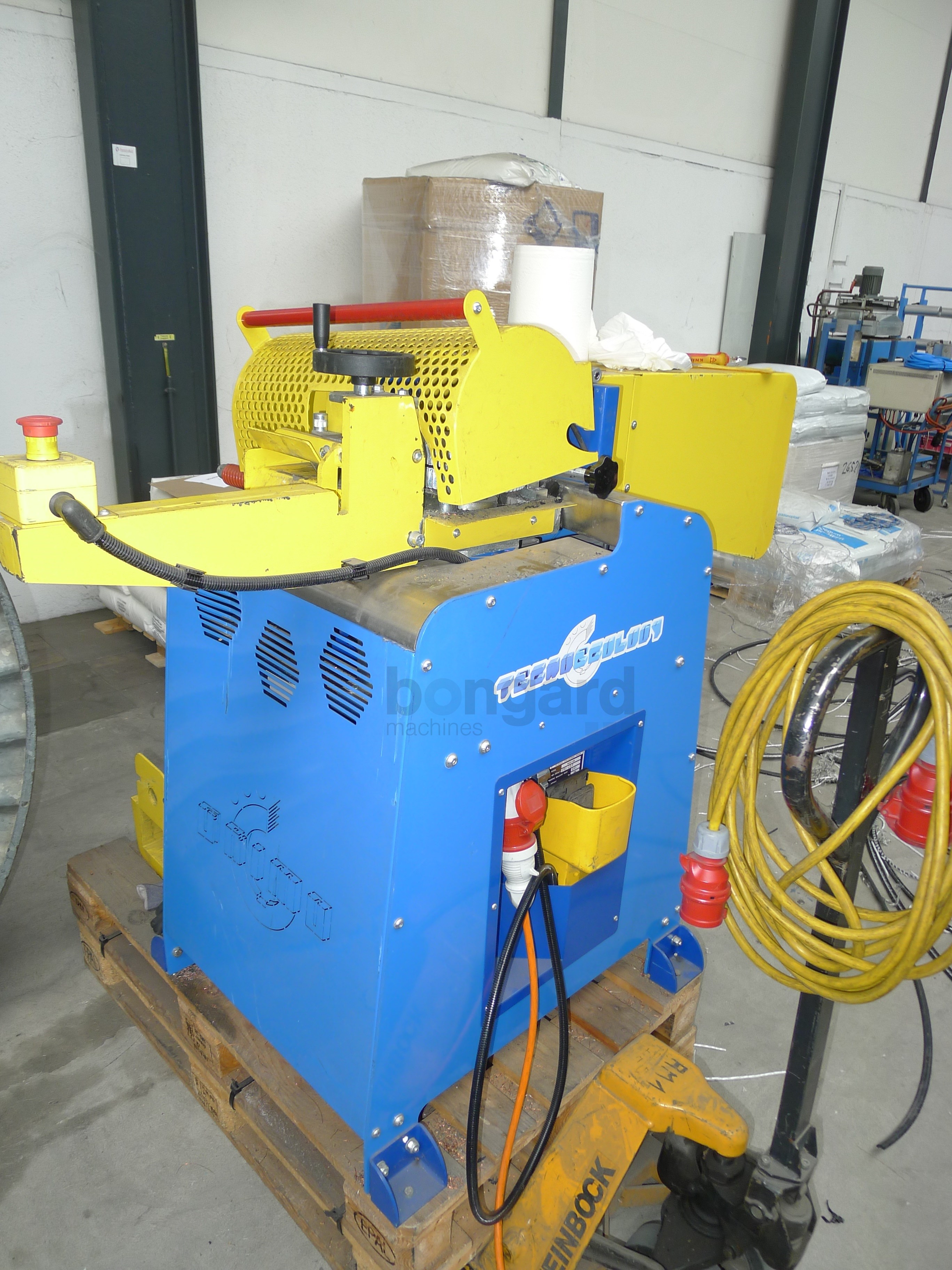 TCCAAUCCULUUY Maxi 100 Cable stripping machine