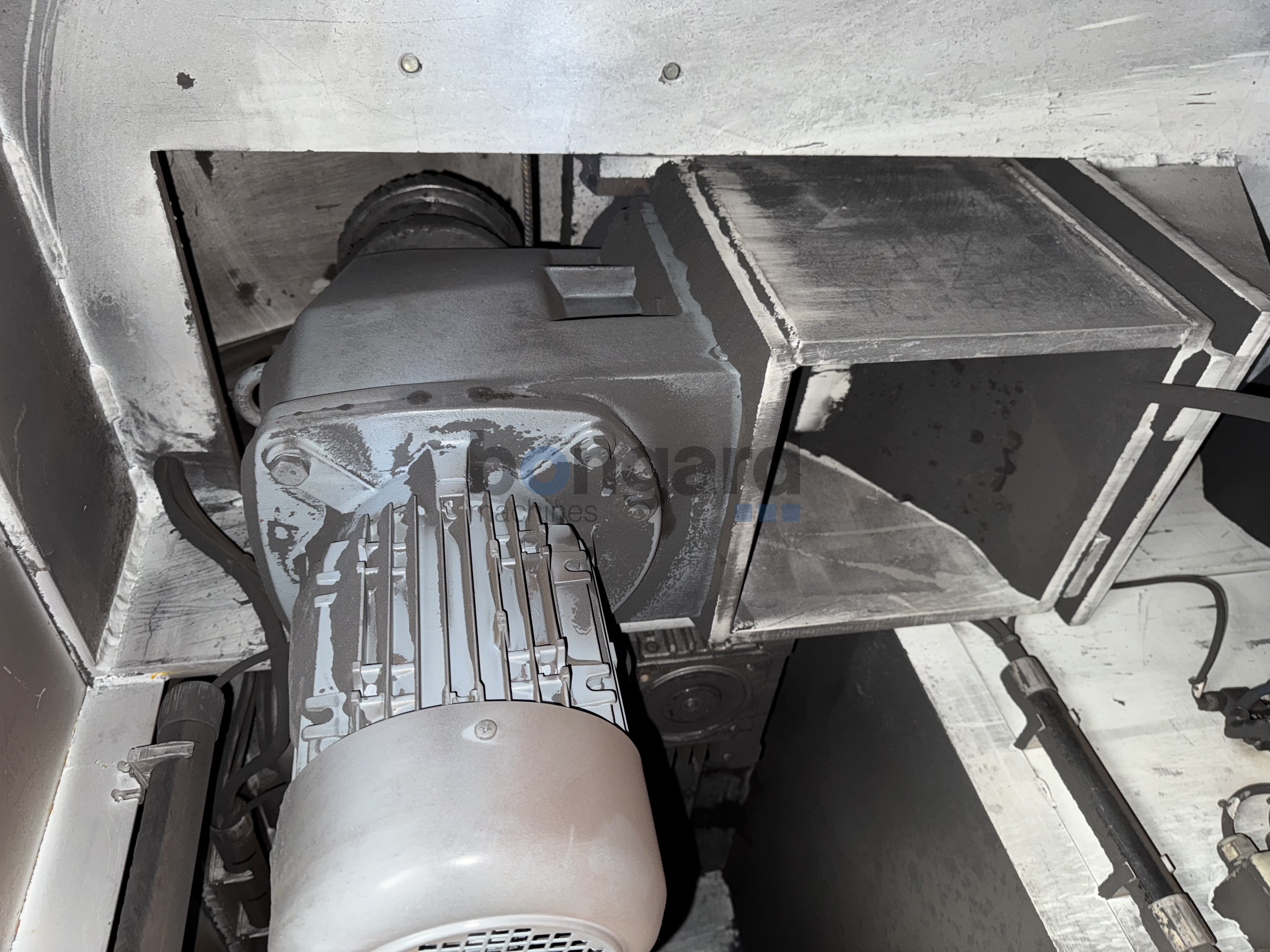 descaling / stretching unit